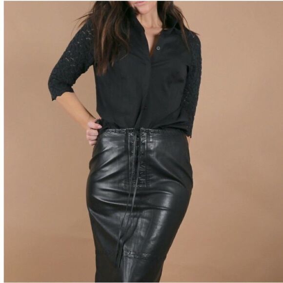 Lafayette 148 Collared 3/4 Lace-Sleeve Button-Down Shirt - Black - Picture 1 of 7